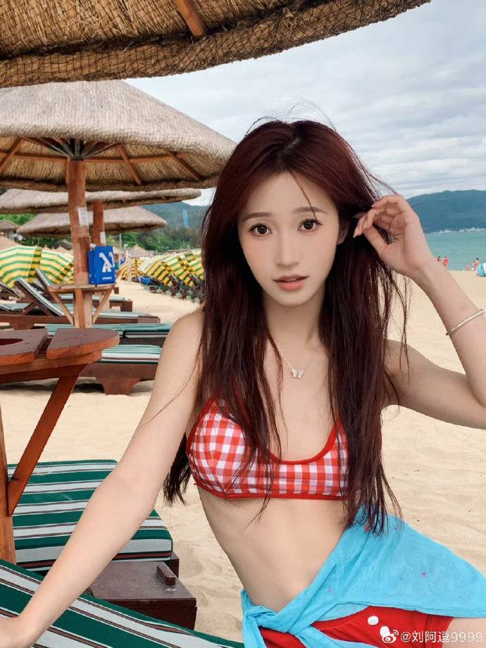 海贼王：红发歌姬 封面